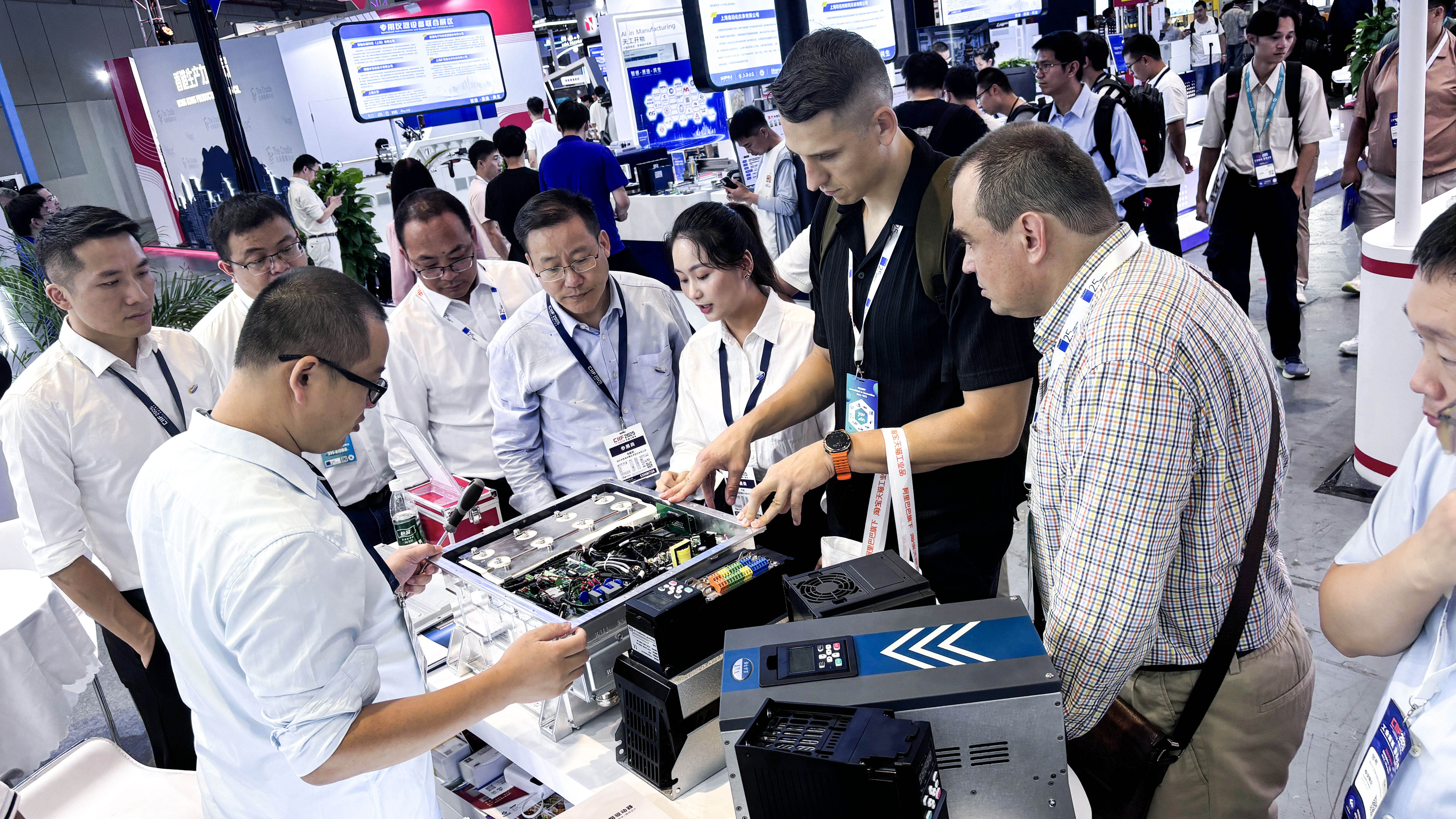 【工博会直击】2025上海工博会首日晨光:吉祥体育深耕新能源与工业自动化智能制造,以技术诠释实力! 【工博会直击】2025上海工博会首日晨光:吉祥体育深耕新能源与工业自动化智能制造,以技术诠释实力!